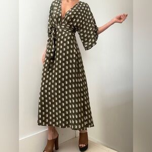 Evarae Green 100% Silk Geometric Chiara Print Wrap Dress - M/6